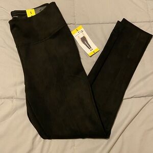 NWT Andrew Marc Womens black Faux Suede Pull on Legging Pants. Size small.